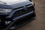 Toyota RAV4 XLE Hybrid 2018 года (NA)